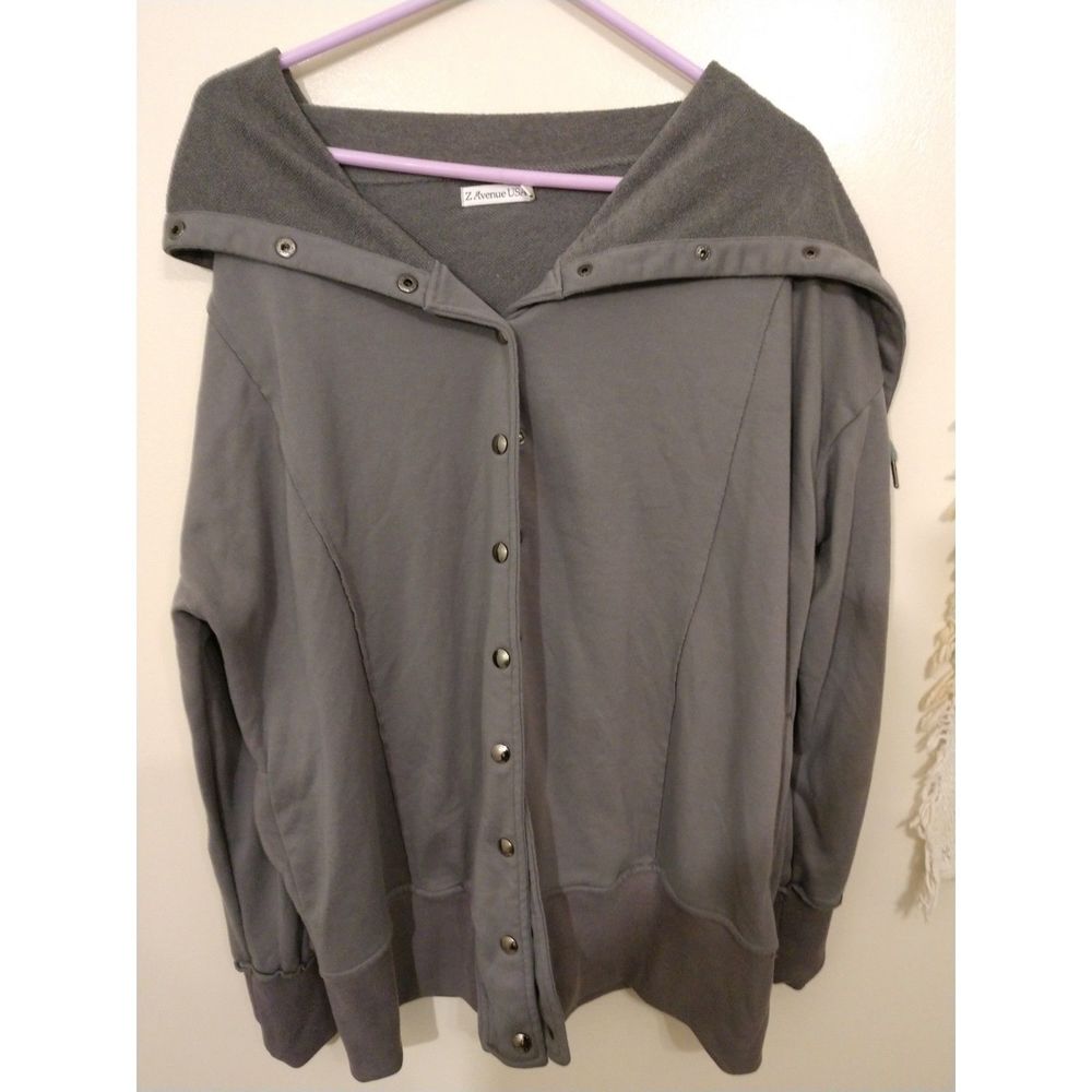 Women's large Gray. Z Avenue USA Button up. Extra-long, tunnel, collared jacket.